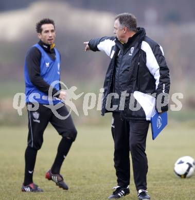Fussball. Tipp3-Bundesliga. SK Austria Kelag Kaernten  Training. Trainer Joze Prelogar, Matthias Dollinger. Moosburg, 26.11.2009. 
Foto: Kuess

---
pressefotos, pressefotografie, kuess, qs, qspictures, sport, bild, bilder, bilddatenbank