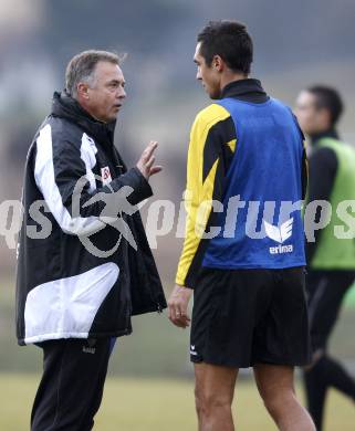 Fussball. Tipp3-Bundesliga. SK Austria Kelag Kaernten  Training. Trainer Joze Prelogar, Martin Zivny. Moosburg, 26.11.2009. 
Foto: Kuess

---
pressefotos, pressefotografie, kuess, qs, qspictures, sport, bild, bilder, bilddatenbank