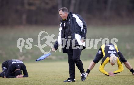 Fussball. Tipp3-Bundesliga. SK Austria Kelag Kaernten  Training. Trainer Joze Prelogar. Moosburg, 26.11.2009. 
Foto: Kuess

---
pressefotos, pressefotografie, kuess, qs, qspictures, sport, bild, bilder, bilddatenbank