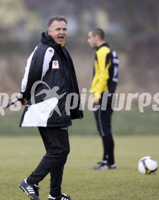 Fussball. Tipp3-Bundesliga. SK Austria Kelag Kaernten  Training. Trainer Joze Prelogar. Moosburg, 26.11.2009. 
Foto: Kuess

---
pressefotos, pressefotografie, kuess, qs, qspictures, sport, bild, bilder, bilddatenbank