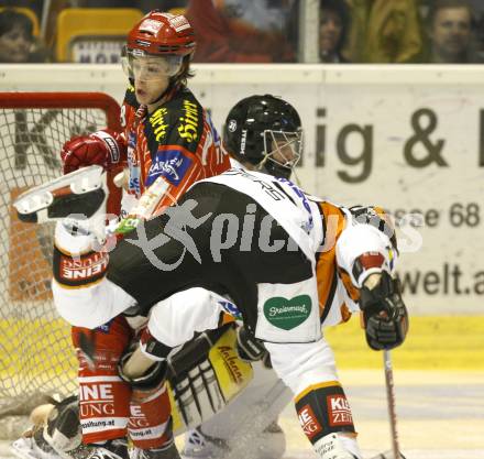 EBEL. Eishockey Bundesliga. KAC Graz 99ers.  Silvio Jakobitsch, (KAC),  Mark Brunnegger (Graz). Klagenfurt, am 26.11.2009.
Foto: Kuess 

---
pressefotos, pressefotografie, kuess, qs, qspictures, sport, bild, bilder, bilddatenbank