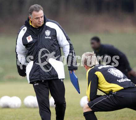 Fussball. Tipp3-Bundesliga. SK Austria Kelag Kaernten  Training. Trainer Joze Prelogar. Moosburg, 26.11.2009. 
Foto: Kuess

---
pressefotos, pressefotografie, kuess, qs, qspictures, sport, bild, bilder, bilddatenbank