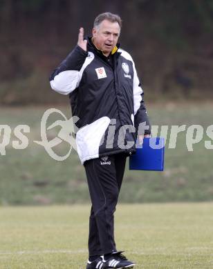 Fussball. Tipp3-Bundesliga. SK Austria Kelag Kaernten  Training. Trainer Joze Prelogar. Moosburg, 26.11.2009. 
Foto: Kuess

---
pressefotos, pressefotografie, kuess, qs, qspictures, sport, bild, bilder, bilddatenbank