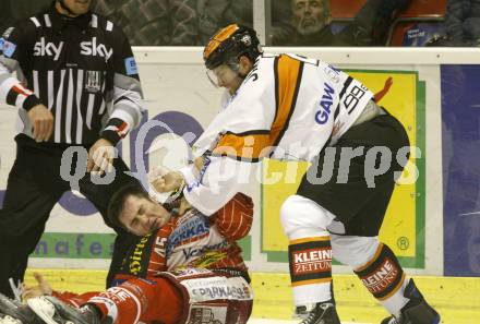 EBEL. Eishockey Bundesliga. KAC Graz 99ers. Rauferei David Schuller, (KAC),  Rodney Jarrett (Graz). Klagenfurt, am 26.11.2009.
Foto: Kuess 

---
pressefotos, pressefotografie, kuess, qs, qspictures, sport, bild, bilder, bilddatenbank