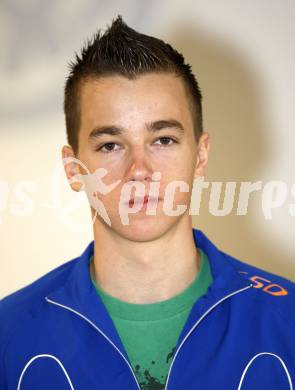 Kaernten Sport. Package Uebergabe. Franz Kuchler (Langlauf).  Klagenfurt, 24.11.2009.
Foto: Kuess
---
pressefotos, pressefotografie, kuess, qs, qspictures, sport, bild, bilder, bilddatenbank