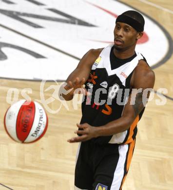 ABL. Basketball Bundesliga. Woerthersee Piraten gegen Dukes Klosterneuburg. Melvin Creddle (Klosterneuburg). Klagenfurt, am 28.11.2009.
Foto: Kuess
---
pressefotos, pressefotografie, kuess, qs, qspictures, sport, bild, bilder, bilddatenbank