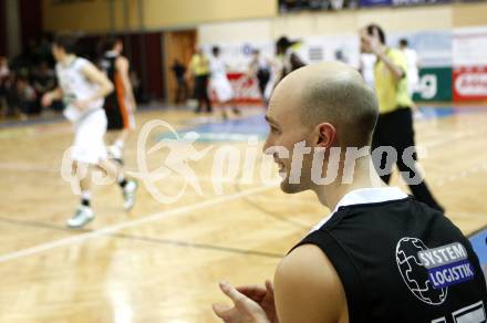 ABL. Basketball Bundesliga. Woerthersee Piraten gegen Dukes Klosterneuburg. Andreas Diwald (Klosterneuburg). Klagenfurt, am 28.11.2009.
Foto: Kuess
---
pressefotos, pressefotografie, kuess, qs, qspictures, sport, bild, bilder, bilddatenbank