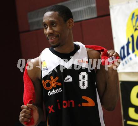 Basketball Bundesliga. Woerthersee Piraten gegen Xion Dukes Klosterneuburg. Melvin Creddle (Klosterneuburg). Klagenfurt, 28.11.2009
Foto: Kuess

---
pressefotos, pressefotografie, kuess, qs, qspictures, sport, bild, bilder, bilddatenbank