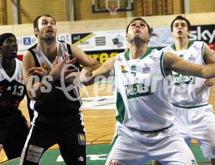 ABL. Basketball Bundesliga. Woerthersee Piraten gegen Dukes Klosterneuburg. Bernhard Weber (Piraten), Marco Moric (Klosterneuburg). Klagenfurt, am 28.11.2009.
Foto: Kuess
---
pressefotos, pressefotografie, kuess, qs, qspictures, sport, bild, bilder, bilddatenbank