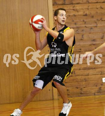 Basketball 2. Bundesliga. KOS Klagenfurt/Celovec gegen ABC Villach.  Markus Pachernig (Villach). Klagenfurt, am 29.11.2009.
Foto: Kuess
---
pressefotos, pressefotografie, kuess, qs, qspictures, sport, bild, bilder, bilddatenbank