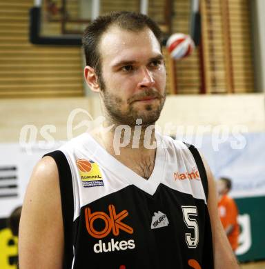 Basketball Bundesliga. Woerthersee Piraten gegen Xion Dukes Klosterneuburg. Marco Moric (Klosterneuburg). Klagenfurt, 28.11.2009
Foto: Kuess

---
pressefotos, pressefotografie, kuess, qs, qspictures, sport, bild, bilder, bilddatenbank