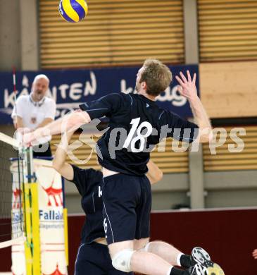 Volleyball Bundesliga. VBK Woerthersee Loewen gegen Arbesbach. Nick Lamoureux (Woerthersee Loewen). Klagenfurt, am 29.11.2009.
Foto: Kuess
---
pressefotos, pressefotografie, kuess, qs, qspictures, sport, bild, bilder, bilddatenbank