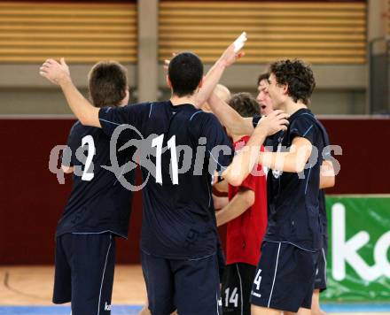 Volleyball Bundesliga. VBK Woerthersee Loewen gegen Arbesbach. Jubel (Woerthersee Loewen). Klagenfurt, am 29.11.2009.
Foto: Kuess
---
pressefotos, pressefotografie, kuess, qs, qspictures, sport, bild, bilder, bilddatenbank