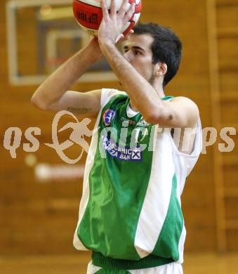 Basketball 2. Bundesliga. KOS Klagenfurt/Celovec gegen ABC Villach. Matic Ribic (KOS). Klagenfurt, am 29.11.2009.
Foto: Kuess
---
pressefotos, pressefotografie, kuess, qs, qspictures, sport, bild, bilder, bilddatenbank