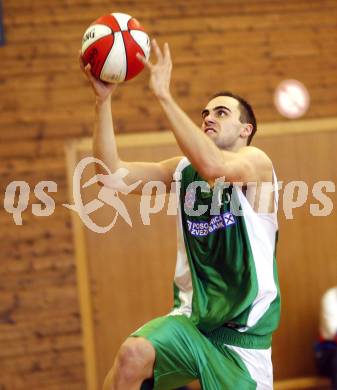 Basketball 2. Bundesliga. KOS Klagenfurt/Celovec gegen ABC Villach. Ziga Fermentin (KOS). Klagenfurt, am 29.11.2009.
Foto: Kuess
---
pressefotos, pressefotografie, kuess, qs, qspictures, sport, bild, bilder, bilddatenbank