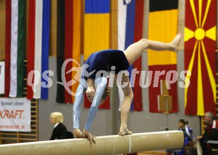 Turnen. Alpe Adria Cup. Petra Stietka. Klagenfurt, am 28.11.2009.
Foto: Kuess
---
pressefotos, pressefotografie, kuess, qs, qspictures, sport, bild, bilder, bilddatenbank