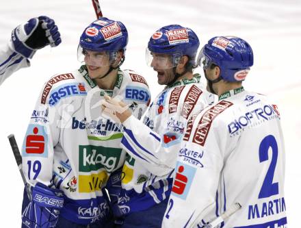 EBEL. Eishockey Bundesliga. EC Pasut VSV gegen HK Acroni Jesenice. Torjubel Benjamin Petrik, Nikolas Petrik, Michael Mike Martin (VSV). Villach, am 1.12.2009.
Foto: Kuess 


---
pressefotos, pressefotografie, kuess, qs, qspictures, sport, bild, bilder, bilddatenbank