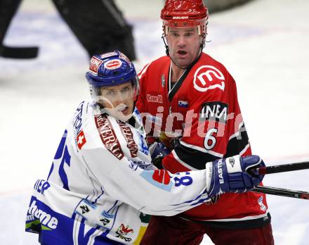 EBEL. Eishockey Bundesliga. EC Pasut VSV gegen HK Acroni Jesenice. Philipp Pinter, (VSV), Todd Elik (Jesenice). Villach, am 1.12.2009.
Foto: Kuess 


---
pressefotos, pressefotografie, kuess, qs, qspictures, sport, bild, bilder, bilddatenbank