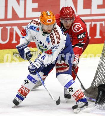 EBEL. Eishockey Bundesliga. EC Pasut VSV gegen HK Acroni Jesenice. Roland Kaspitz (VSV),  Gasper Susanj (Jesenice). Villach, 1.12.2009.
Foto: Kuess 


---
pressefotos, pressefotografie, kuess, qs, qspictures, sport, bild, bilder, bilddatenbank