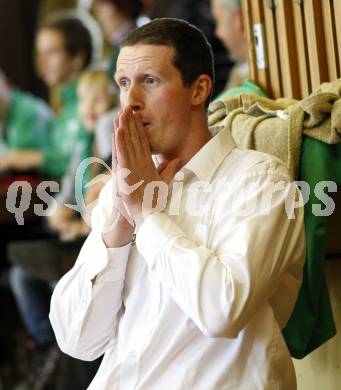 Basketball 2. Bundesliga. KOS Klagenfurt/Celovec gegen ABC Villach. Trainer Matic Vidic (KOS). Klagenfurt, am 29.11.2009.
Foto: Kuess
---
pressefotos, pressefotografie, kuess, qs, qspictures, sport, bild, bilder, bilddatenbank