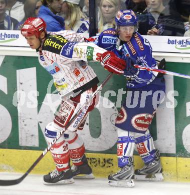 EBEL. Eishockey Bundesliga. EC Pasut VSV gegen KAC.  Nico Toff (VSV), Mike Craig (KAC). Villach, am 11.10.2009.
Foto: Kuess 


---
pressefotos, pressefotografie, kuess, qs, qspictures, sport, bild, bilder, bilddatenbank