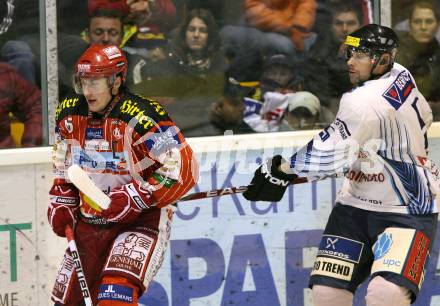 EBEL. Eishockey Bundesliga. KAC gegen Alba Volan SAPA Fehervar AV19. SCHULLER David (KAC),  ACKESTROEM Oscar (Alba Volan). Klagenfurt, am 6.12.2009.
Foto: Kuess 

---
pressefotos, pressefotografie, kuess, qs, qspictures, sport, bild, bilder, bilddatenbank