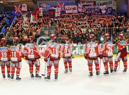 EBEL. Eishockey Bundesliga.  VSV gegen KAC.  KAC Spieler vor den Fans . Villach, am 8.12.2009.
Foto: Kuess 


---
pressefotos, pressefotografie, kuess, qs, qspictures, sport, bild, bilder, bilddatenbank