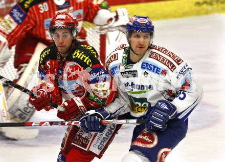 EBEL. Eishockey Bundesliga.  VSV gegen KAC. Philipp Pinter, (VSV), Martin Schumnig (KAC). Villach, am 8.12.2009.
Foto: Kuess 


---
pressefotos, pressefotografie, kuess, qs, qspictures, sport, bild, bilder, bilddatenbank