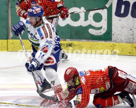 EBEL. Eishockey Bundesliga.  VSV gegen KAC. Nathan Robert Di Casmirro, (VSV), Johannes Kirisits (KAC). Villach, am 8.12.2009.
Foto: Kuess 


---
pressefotos, pressefotografie, kuess, qs, qspictures, sport, bild, bilder, bilddatenbank