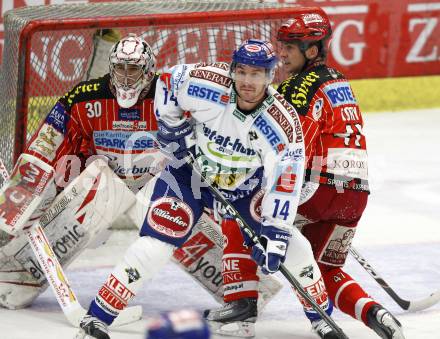 EBEL. Eishockey Bundesliga.  VSV gegen KAC. Nathan Robert Di Casmirro, (VSV), Rene Swette, Jeffrey Tory (KAC). Villach, am 8.12.2009.
Foto: Kuess 


---
pressefotos, pressefotografie, kuess, qs, qspictures, sport, bild, bilder, bilddatenbank