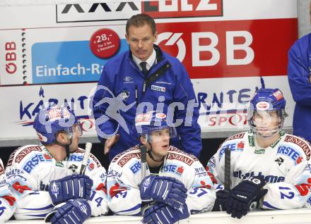 EBEL. Eishockey Bundesliga.  VSV gegen KAC. Trainer Johan Stroemwall (VSV). Villach, am 8.12.2009.
Foto: Kuess 


---
pressefotos, pressefotografie, kuess, qs, qspictures, sport, bild, bilder, bilddatenbank