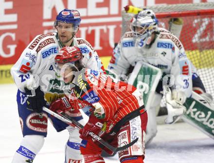 EBEL. Eishockey Bundesliga.  VSV gegen KAC. Mickey Elick, Gert Prohaska (VSV), Silvio Jakobitsch (KAC). Villach, am 8.12.2009.
Foto: Kuess 


---
pressefotos, pressefotografie, kuess, qs, qspictures, sport, bild, bilder, bilddatenbank