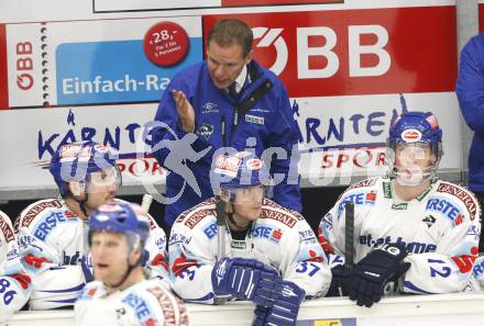 EBEL. Eishockey Bundesliga.  VSV gegen KAC. Trainer Johan Stroemwall (VSV). Villach, am 8.12.2009.
Foto: Kuess 


---
pressefotos, pressefotografie, kuess, qs, qspictures, sport, bild, bilder, bilddatenbank