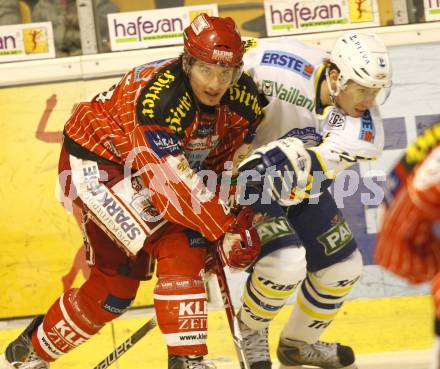 EBEL. Eishockey Bundesliga. EC KAC gegen KHLMedvescak Zagreb. David Schuller (KAC), Saso Rajsar (Zagreb). Klagenfurt, am 11.12.2009.
Foto: Kuess
---
pressefotos, pressefotografie, kuess, qs, qspictures, sport, bild, bilder, bilddatenbank