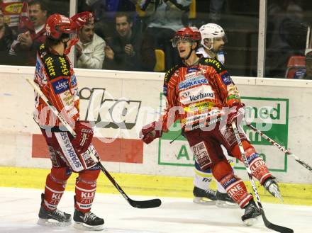 EBEL. Eishockey Bundesliga. EC KAC gegen KHLMedvescak Zagreb. Torjubel Paul schellander, Thomas Hundertpfund (KAC). Klagenfurt, am 11.12.2009.
Foto: Nadja Kuess
---
pressefotos, pressefotografie, kuess, qs, qspictures, sport, bild, bilder, bilddatenbank