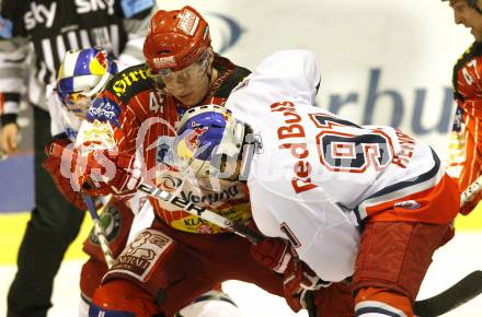 EBEL. Eishockey Bundesliga. KAC gegen Red Bull Salzburg.  David Schuller,  (KAC),  Dominique Heinrich (Salzburg). Klagenfurt, am 13.12.2009.
Foto: Kuess 

---
pressefotos, pressefotografie, kuess, qs, qspictures, sport, bild, bilder, bilddatenbank