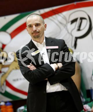 Basketball Bundesliga. Woerthersee Piraten gegen Kapfenberg Bulls. Head Coach Michael Schrittwieser (Kapfenberg). Klagenfurt, 14.12.2009
Foto: Kuess

---
pressefotos, pressefotografie, kuess, qs, qspictures, sport, bild, bilder, bilddatenbank