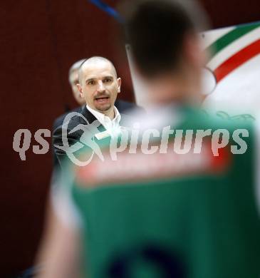 Basketball Bundesliga. Woerthersee Piraten gegen Kapfenberg Bulls. Head Coach Michael Schrittwieser (Kapfenberg). Klagenfurt, 14.12.2009
Foto: Kuess

---
pressefotos, pressefotografie, kuess, qs, qspictures, sport, bild, bilder, bilddatenbank