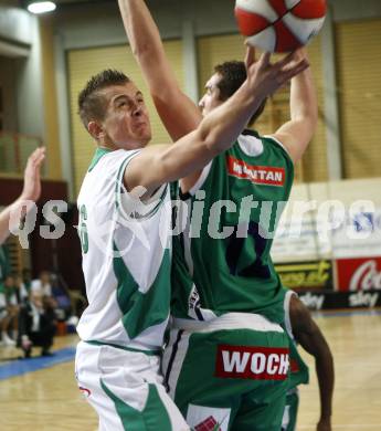 Basketball Bundesliga. Woerthersee Piraten gegen Kapfenberg Bulls. Rasid Mahalbasic, (Piraten), Heinz Kuegerl (Kapfenberg). Klagenfurt, 14.12.2009
Foto: Kuess

---
pressefotos, pressefotografie, kuess, qs, qspictures, sport, bild, bilder, bilddatenbank