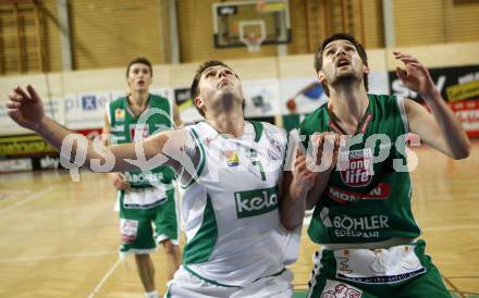 Basketball Bundesliga. Woerthersee Piraten gegen Kapfenberg Bulls. Bernhard Weber, (Piraten), Samuel Knabl (Kapfenberg). Klagenfurt, 14.12.2009
Foto: Kuess

---
pressefotos, pressefotografie, kuess, qs, qspictures, sport, bild, bilder, bilddatenbank