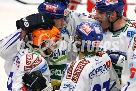 EBEL. Eishockey Bundesliga. EC Pasut VSV gegen EC Red Bull Salzburg. Torjubel (VSV). Villach, am 15.12.2009.
Foto: Kuess 


---
pressefotos, pressefotografie, kuess, qs, qspictures, sport, bild, bilder, bilddatenbank