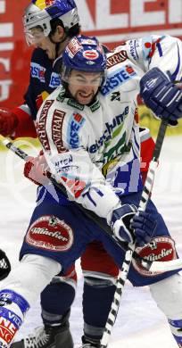 EBEL. Eishockey Bundesliga. EC Pasut VSV gegen EC Red Bull Salzburg. Kiel McLeod (VSV), Wilhelm Lanz (Salzburg). Villach, am 15.12.2009.
Foto: Kuess 


---
pressefotos, pressefotografie, kuess, qs, qspictures, sport, bild, bilder, bilddatenbank