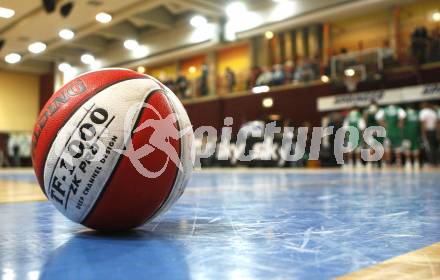 Basketball Bundesliga. Woerthersee Piraten gegen Kapfenberg Bulls. Feature mit einem Basketball. Sky. Klagenfurt, 14.12.2009
Foto: Kuess

---
pressefotos, pressefotografie, kuess, qs, qspictures, sport, bild, bilder, bilddatenbank