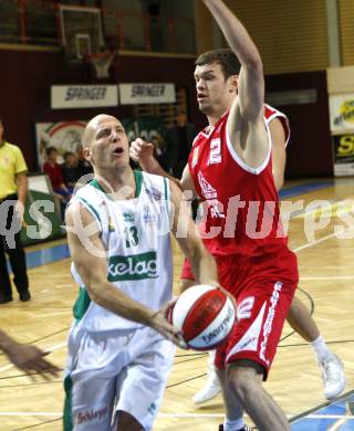 Basketball Bundesliga. Woerthersee Piraten gegen Arkadia Traiskirchen Lions. Davor Sattler (Piraten), DILYS Vilmantas (Traiskirchen). Klagenfurt, 19.12.2009
Foto: Kuess

---
pressefotos, pressefotografie, kuess, qs, qspictures, sport, bild, bilder, bilddatenbank