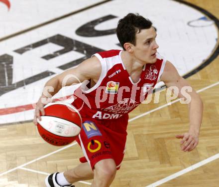 Basketball Bundesliga. Woerthersee Piraten gegen Arkadia Traiskirchen Lions. DANEK Benedikt (Traiskirchen). Klagenfurt, 19.12.2009
Foto: Kuess

---
pressefotos, pressefotografie, kuess, qs, qspictures, sport, bild, bilder, bilddatenbank