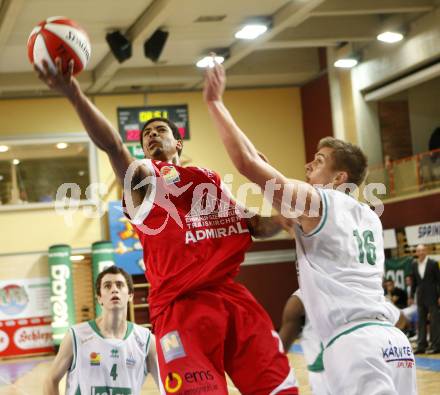 Basketball Bundesliga. Woerthersee Piraten gegen Arkadia Traiskirchen Lions. Rasid Mahalbasic (Piraten), RODERICK Terrence (Traiskirchen). Klagenfurt, 19.12.2009
Foto: Kuess

---
pressefotos, pressefotografie, kuess, qs, qspictures, sport, bild, bilder, bilddatenbank