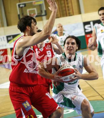 Basketball Bundesliga. Woerthersee Piraten gegen Arkadia Traiskirchen Lions. Andreas Kuttnig, (Piraten), BRALOVIC Milan (Traiskirchen). Klagenfurt, 19.12.2009
Foto: Kuess

---
pressefotos, pressefotografie, kuess, qs, qspictures, sport, bild, bilder, bilddatenbank