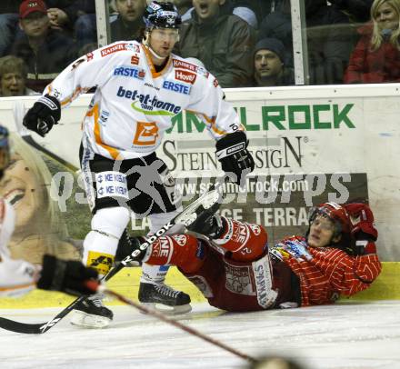 EBEL. Eishockey Bundesliga. KAC gegen EHC LIWEST Linz. Manuel Geier,  (KAC), Brendan Buckley (Linz). Klagenfurt, am 20.12.2009.
Foto: Kuess 

---
pressefotos, pressefotografie, kuess, qs, qspictures, sport, bild, bilder, bilddatenbank