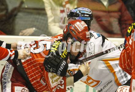 EBEL. Eishockey Bundesliga. KAC gegen EHC LIWEST Linz. Rauferrei, Schlaegerei. Kirk Furey, (KAC), Patrick Leahy  (Linz). Klagenfurt, am 20.12.2009.
Foto: Kuess 

---
pressefotos, pressefotografie, kuess, qs, qspictures, sport, bild, bilder, bilddatenbank