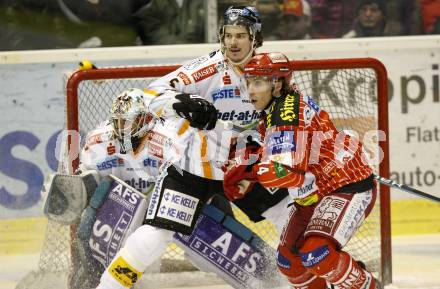 EBEL. Eishockey Bundesliga. KAC gegen EHC LIWEST Linz. Dieter Kalt,  (KAC),  Alex Westlund, Franklin McDonald (Linz). Klagenfurt, am 20.12.2009.
Foto: Kuess 

---
pressefotos, pressefotografie, kuess, qs, qspictures, sport, bild, bilder, bilddatenbank